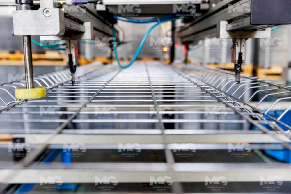 panel-fences-and-production-process-panel-fence-manufacturers