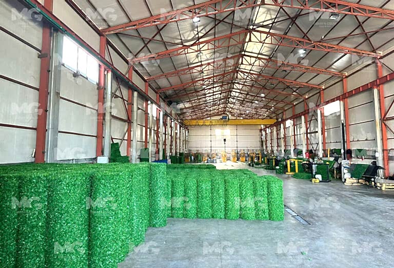 what-to-consider-when-buying-wholesale-grass-fence